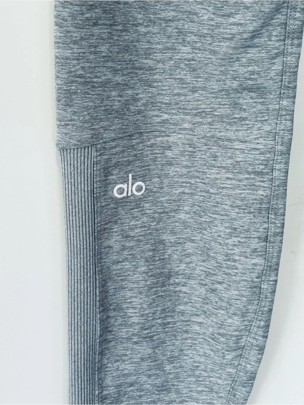 Alo Yoga HeadStart Soft Heathered grey 7/8 leggings size M